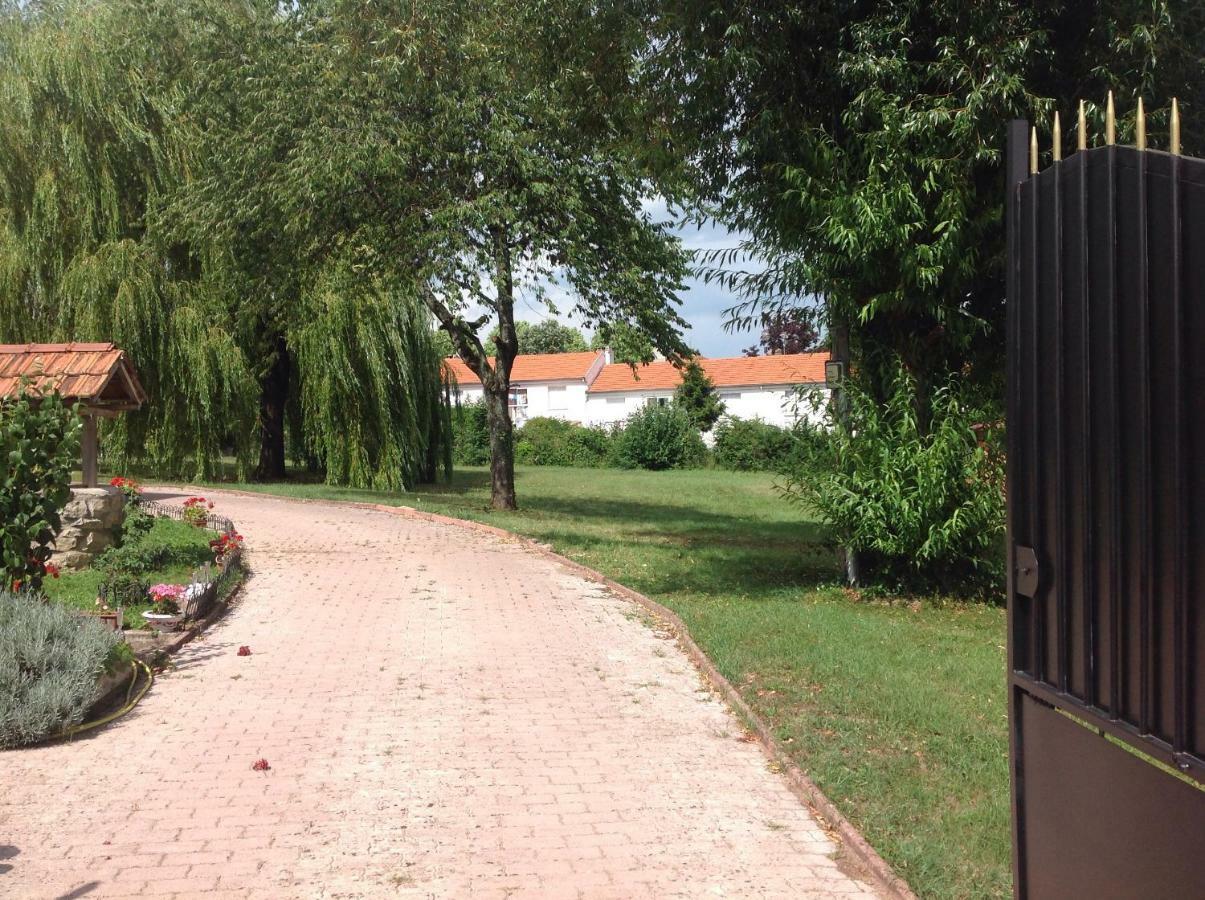 Bienvenue Chez Zina Vesoul Exterior foto