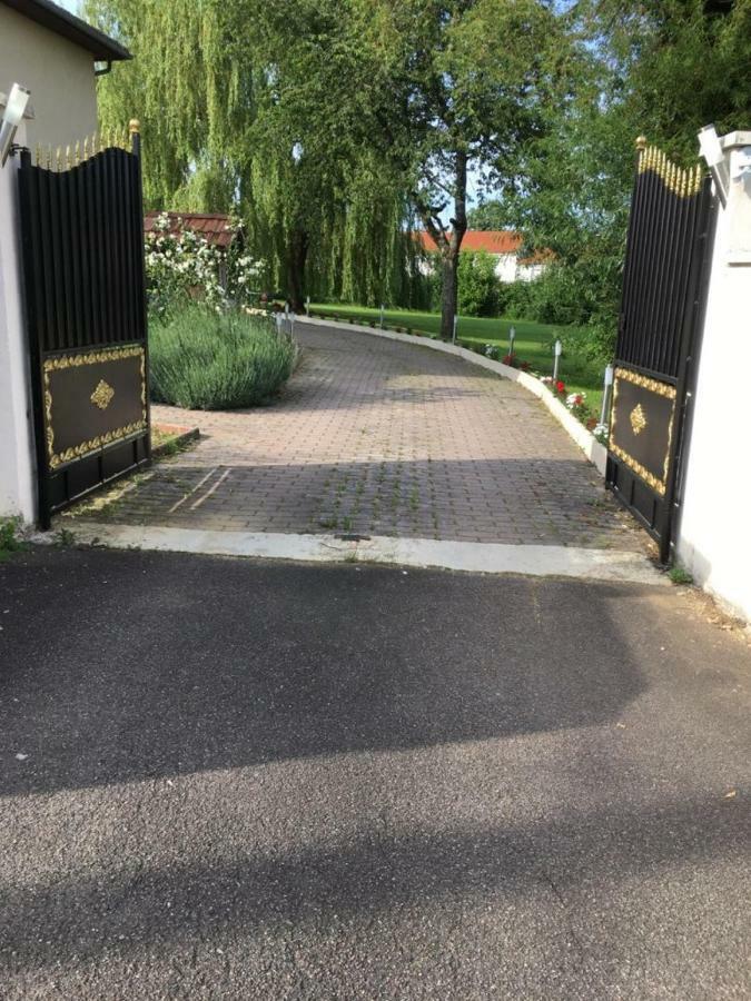 Bienvenue Chez Zina Vesoul Exterior foto