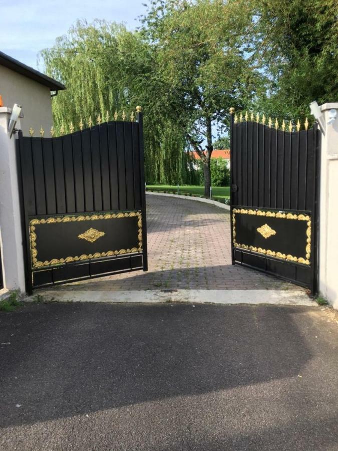Bienvenue Chez Zina Vesoul Exterior foto